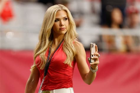 NFL Owners Daughter Goes Viral With Stunning。